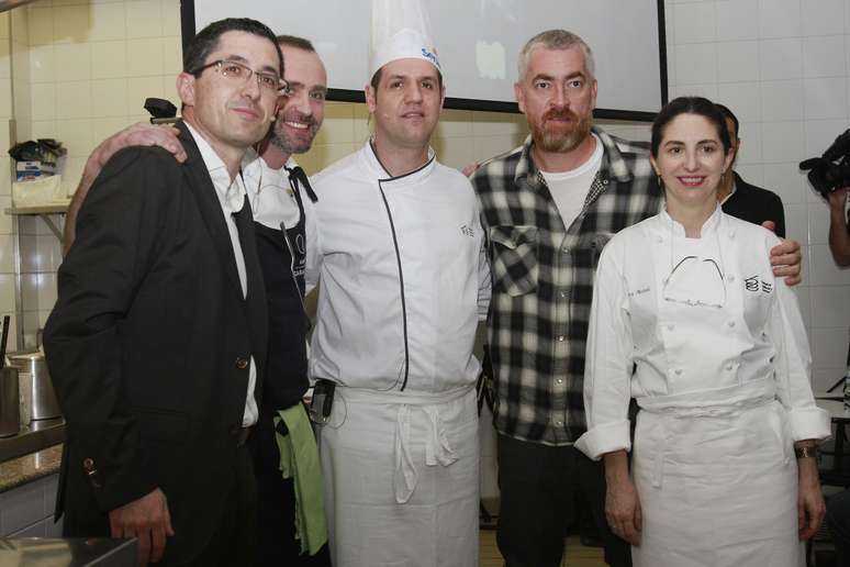 <p>Alex Atala foi o anfitrião do World Tour - Culinary Connection. Na foto, o chef brasileiro aparece com os colegas de profissão Rodrigo de La Calle, Andres Conde e Elena Arzak</p>