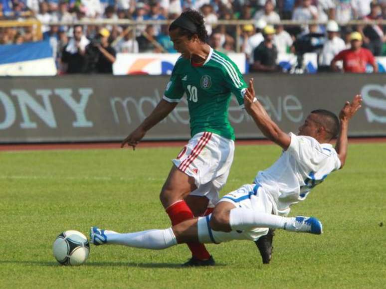 Giovani dos Santos e o M&eacute;xico t&ecirc;m in&iacute;cio ruim na Concacaf