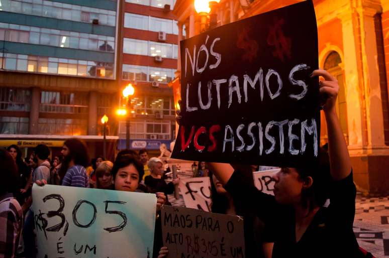 <p>Grupo vai protestar novamente em frente &agrave; prefeitura contra o aumento da passagem de &ocirc;nibus na capital ga&uacute;cha</p>