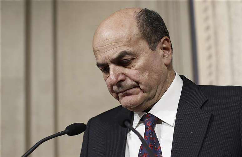 Líder do Partido Democrático, Pier Luigi Bersani, reage durante coletiva de imprensa, após reunião com o presidente italiano, Giogio Napolitano, no palácio presidencial de Quirinale, em Roma. 28/03/2013