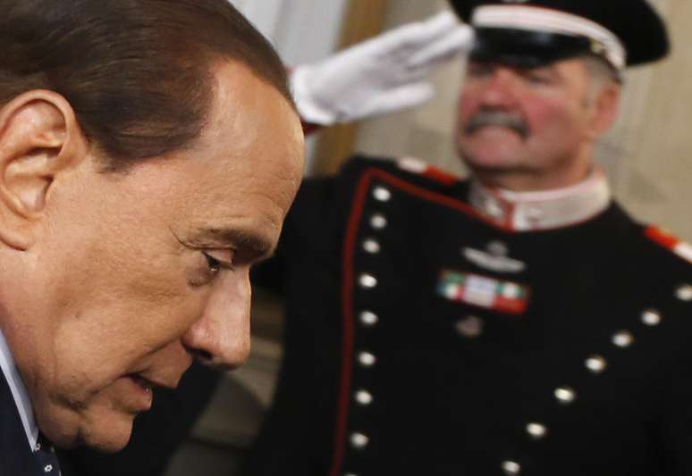 Berlusconi deixa reunião com o presidente Giorgio Napolitano no Palácio Quirinale, em Roma