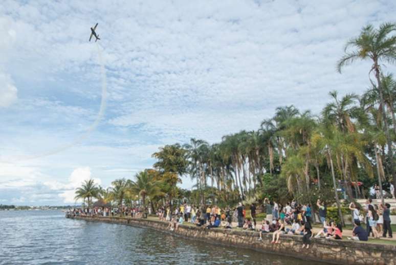 A &uacute;ltima apresenta&ccedil;&atilde;o foi feita junto do lago Parano&aacute;, em Bras&iacute;lia