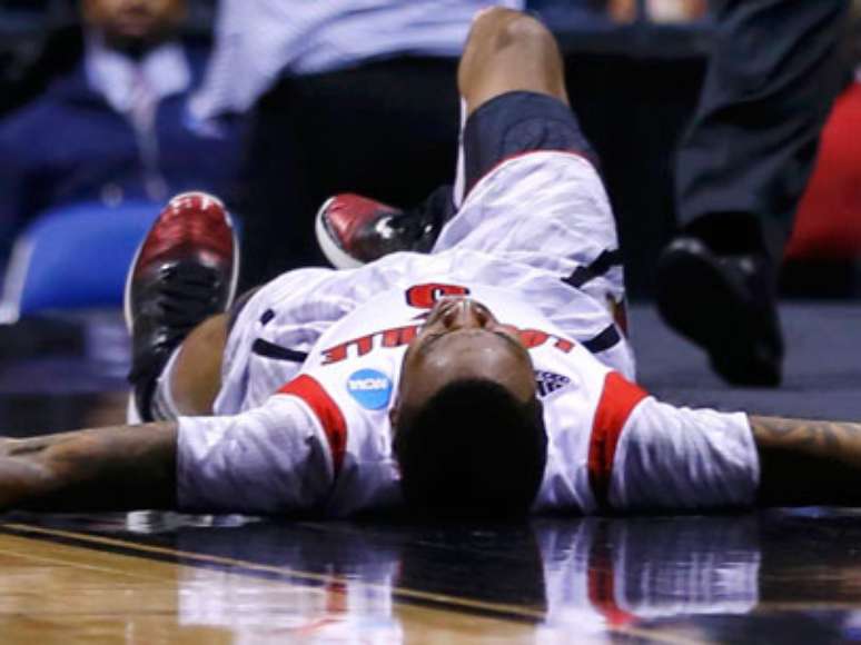 <p>A partir do momento em que viram a les&atilde;o, todos presentes no gin&aacute;sio entraram em p&acirc;nico</p>