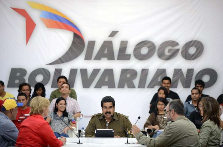 O chavista Nicolás Maduro discursa durante evento de governo realizado no dia 1º de abril