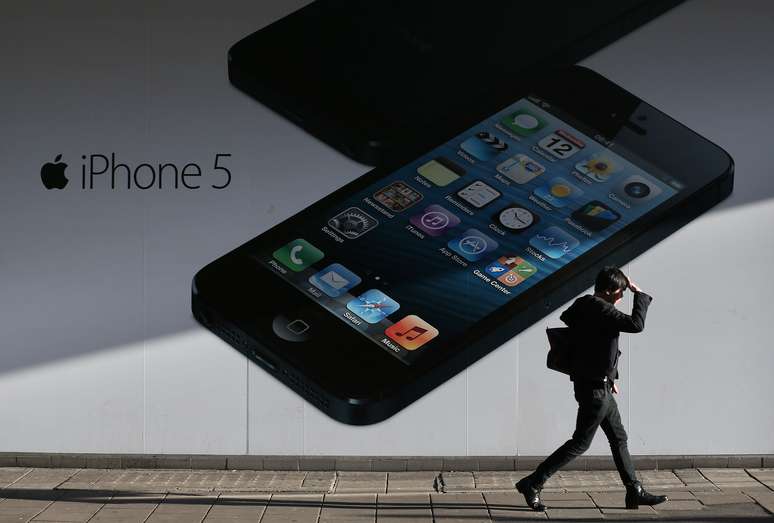 <p>iPhone 5, na versão americana, funciona na frequência 1,8 GHz</p>