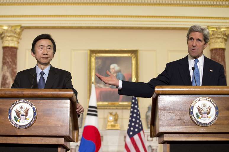 John Kerry e Yun Byung-se concederam entrevista coletiva em Washington nesta terça-feira