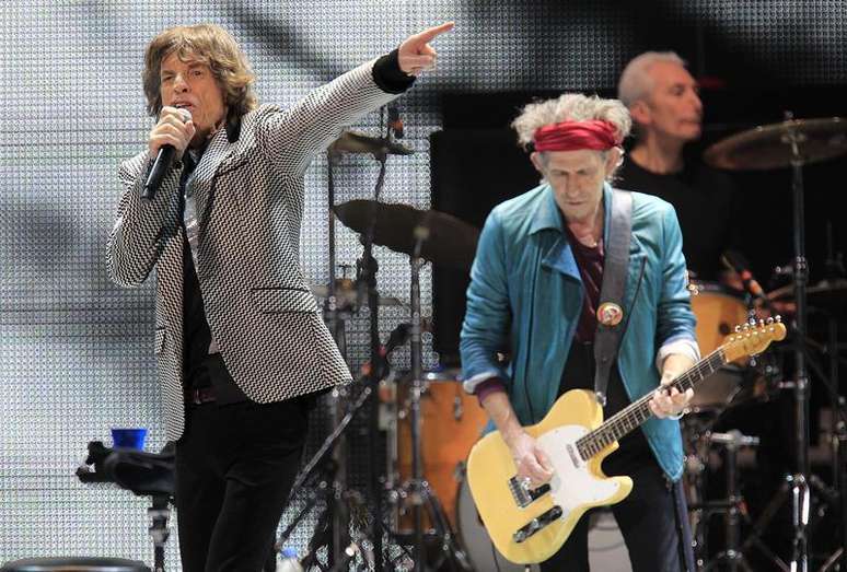 Mick Jagger tem negado a ideia de que seus companheiros de banda sejam como uma família 