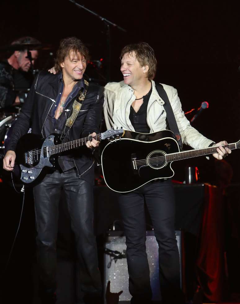 Richie Sambora (esquerda) e Jon Bon Jovi durante apresentação da banda