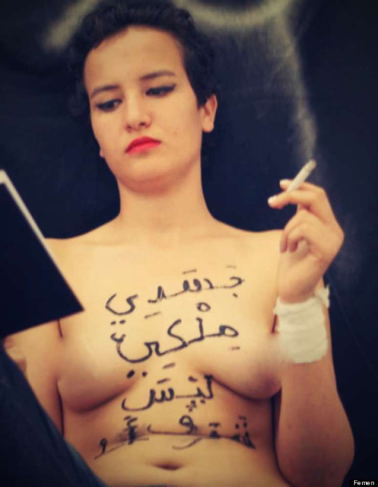 A tunisiana enviou fotos de protesto ao Femen na Ucrânia que se espalharam pelo mundo