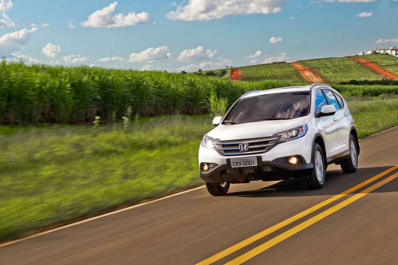 O Honda CR-V volta a ser importado para o Brasil a partir de maio na versão 2013  e agora com tecnologia bicombustível