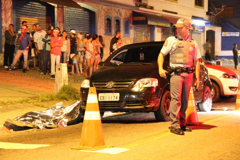 Um criminoso acabou morrendo após o confronto