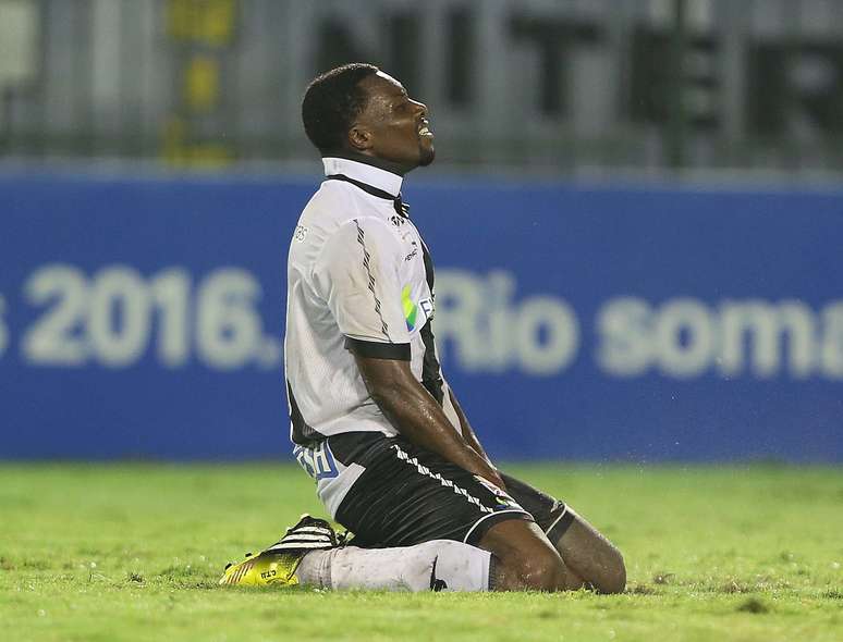 <p>Rafael Marques, Lodeiro e Fellype Gabriel marcaram os gols do Botafogo em Volta Redonda; Vasco precisa agora de combinação de resultados para avançar</p>