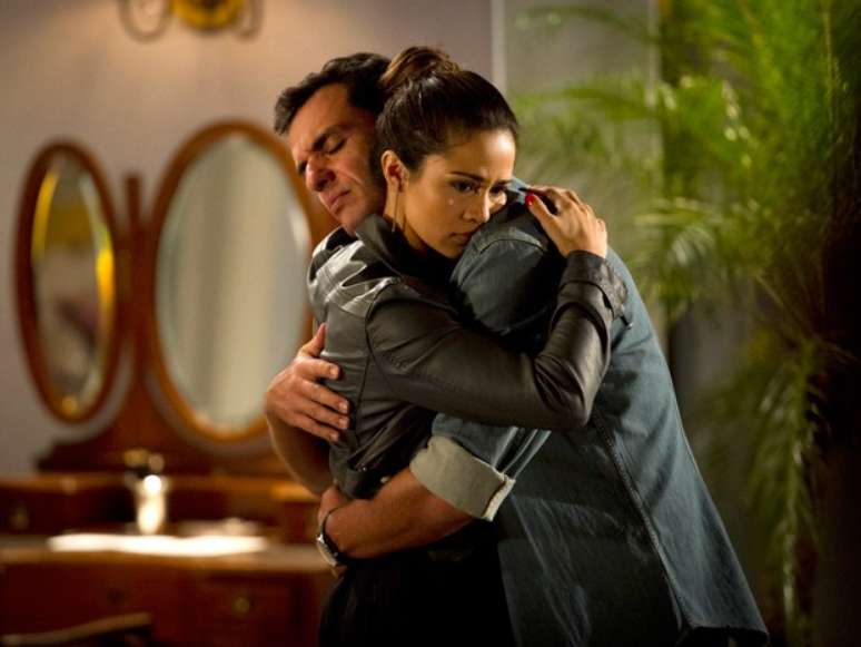 <p>Th&eacute;o e Morena se emocionam</p>