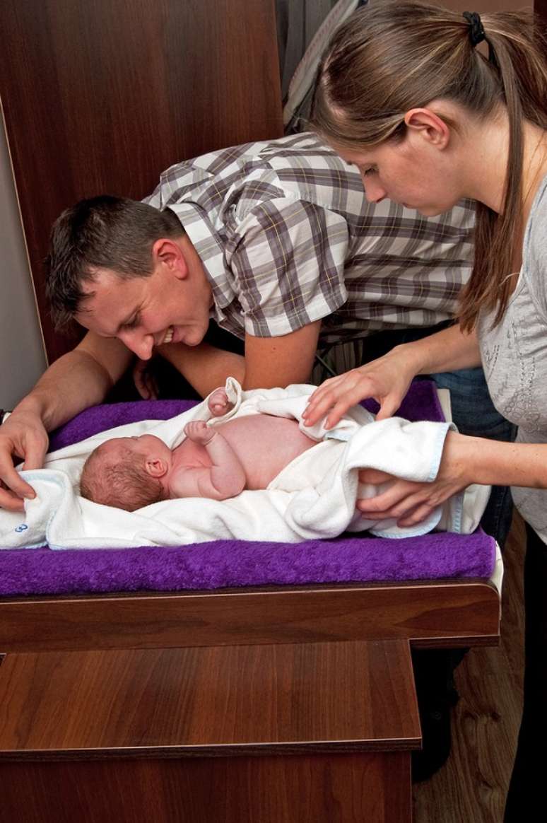 Higiene &iacute;ntima dos beb&ecirc;s requer cuidados simples, mas eficientes