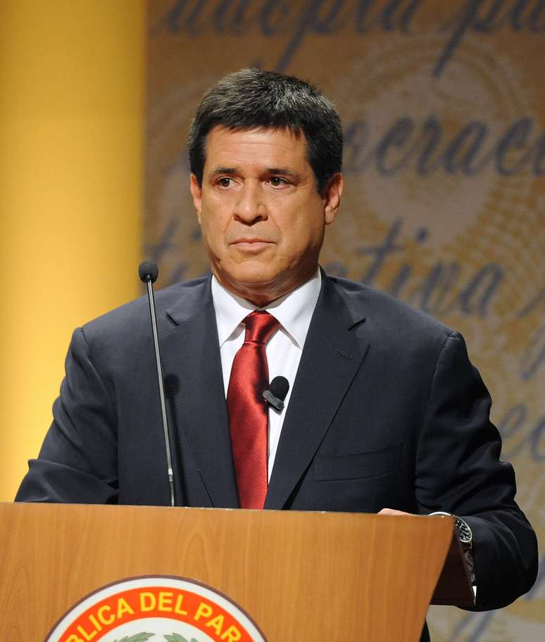 Horacio Cartes participa de debate presidencial em 17 de março, em Assunção