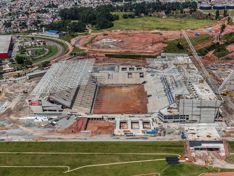 <p>As obras no estádio que o Corinthians constrói em Itaquera já ultrapassaram 70% de sua plenitude</p>