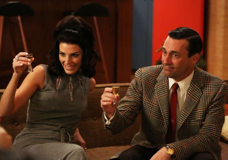 <p>'Mad Men', que conta a história de Don Draper (direita), está em sua sexta temporada</p>