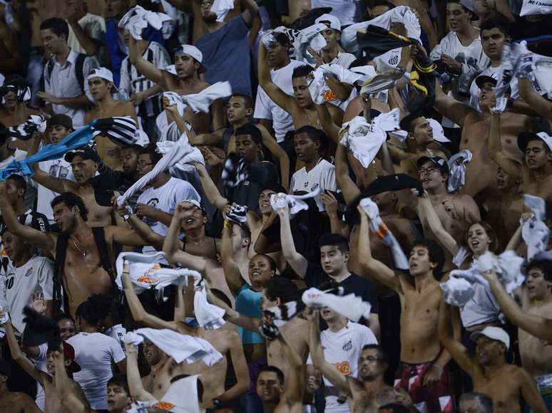 <p>Torcedor do Santos que ainda sonha em assistir &agrave; final ter&aacute; que desembolsar 10 vezes mais para comprar ingressos dos cambistas</p>