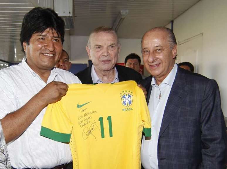 <p>Evo Morales, com Marin e Del Nero, no intervalo de jogo da Sele&ccedil;&atilde;o</p>