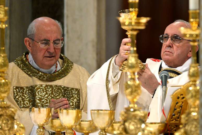 Papa celebra missa na qual ele recebeu a posse