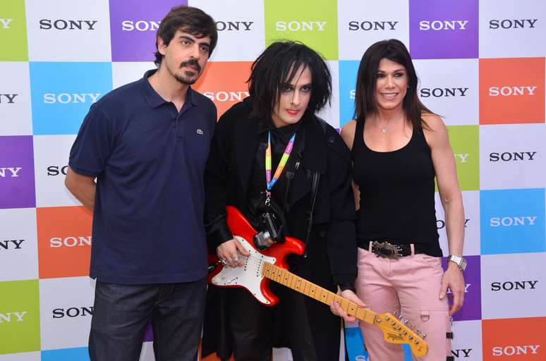 Famosos estiveram na Arena Anhembi, em São Paulo, na noite deste sábado (6) para assistir ao show do The Cure. Na foto, Alicinha Cavalcanti