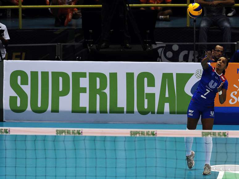 <p>Veterana Fof&atilde;o venceu a Superliga aos 43 anos</p>