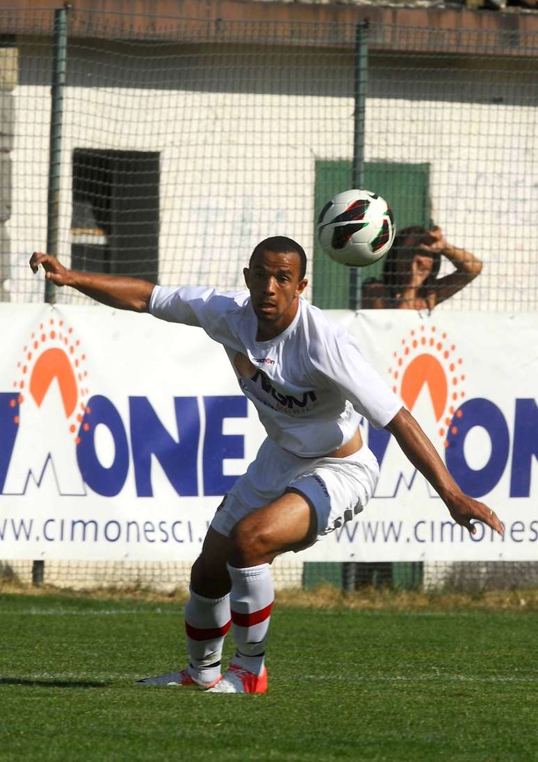 Jogador trabalhou com Jorginho no Figueirense