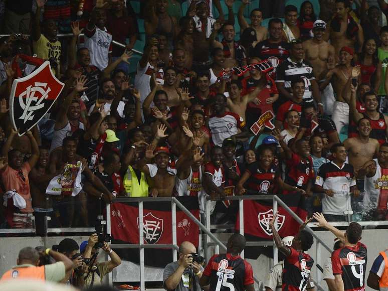 <p>Jogadores e torcida do Vitória fizeram bonita festa na Arena Fonte Nova</p>