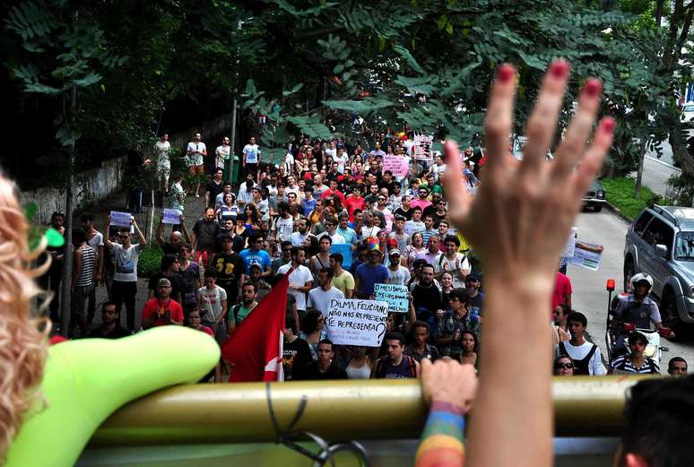 Grupo se manifestou contra o deputado Marco Feliciano pelas ruas de São Paulo