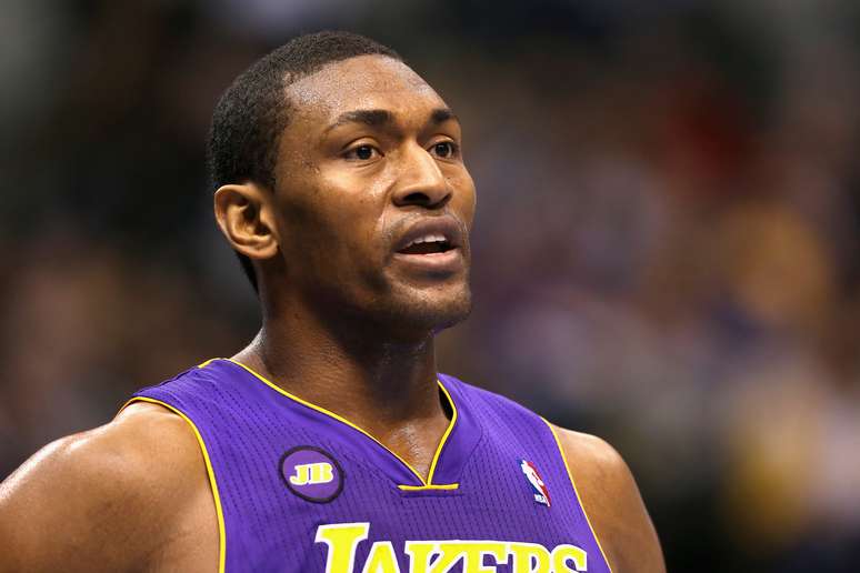 <p>Pol&ecirc;mico atleta havia sido dispensado pelos Los Angeles Lakers</p>