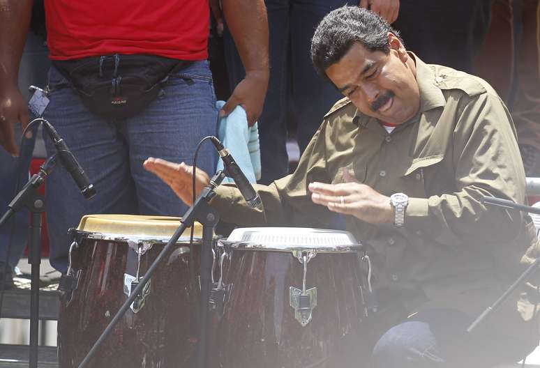 <p>Maduro&nbsp;prometeu aumento de at&eacute; 45%&nbsp;no sal&aacute;rio m&iacute;nimo em caso de vit&oacute;ria</p>