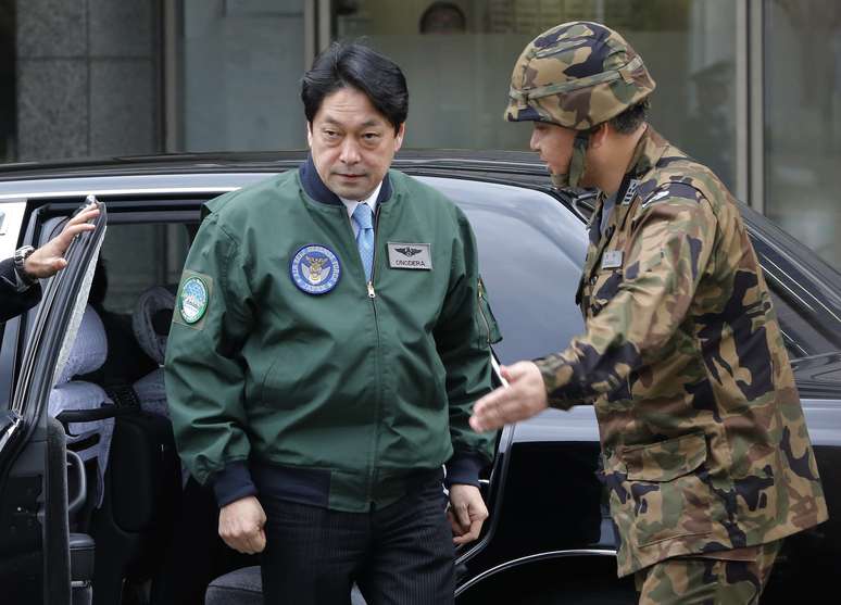 Ministro da Defesa inspecionou hoje o sistema antimísseis posicionado em Tóquio