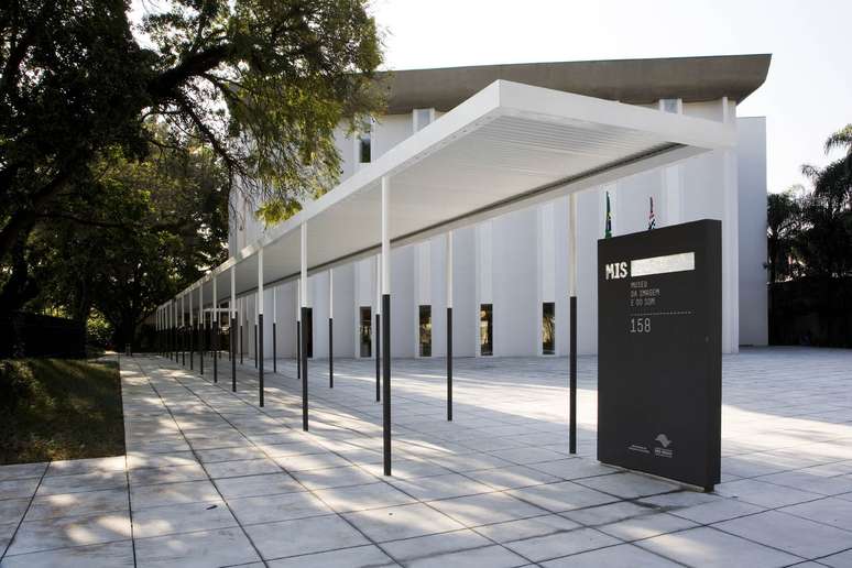 O Museu da Imagem e do Som, em São Paulo, apresenta exposições com o que há de mais atual nas artes audiovisuais. Além disso, recebe eventos corporativos e conta com um ótimo restaurante