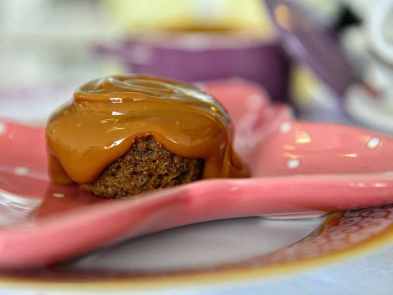 <p>O custo individual do bolinho de banana com doce de leite é de cerca de R$ 2</p>