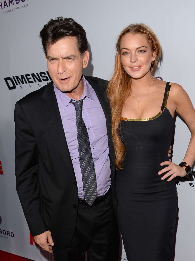 <p>Charlie Sheen ao lado de Lindsay Lohan na premi&egrave;re de &#39;Todo Mundo em P&acirc;nico 5&#39;</p>