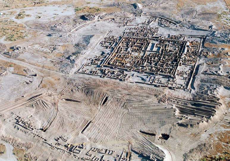 Imagem de 2004 mostra a cidade antiga de Gonur-Tepe