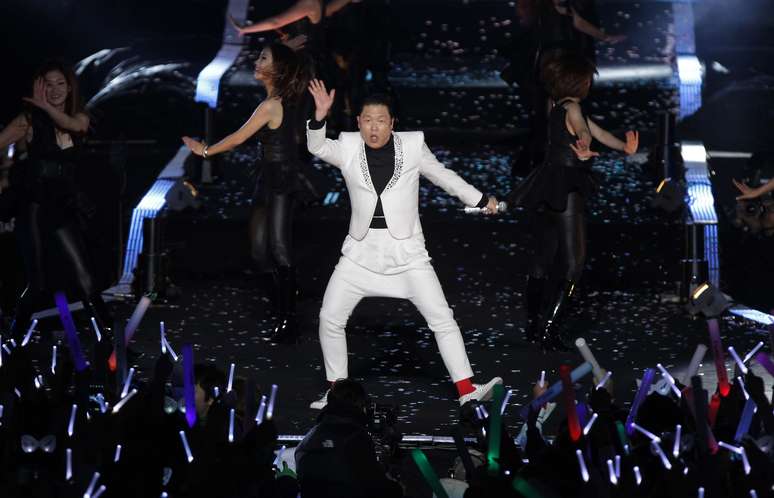 <p>Sul-coreano Psy lançou o vídeo e a dança da sua música <em>Gentleman</em> em abril</p>