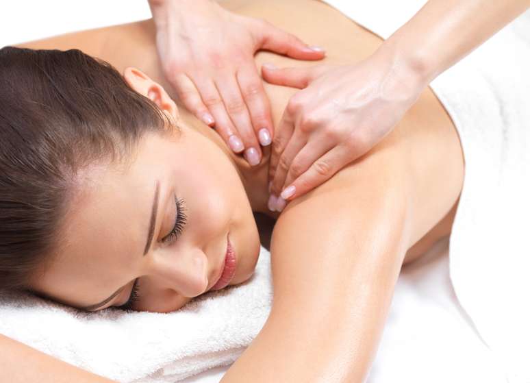 <p>A massagem é conhecida como a forma mais eficiente de aliviar as dores musculares </p>