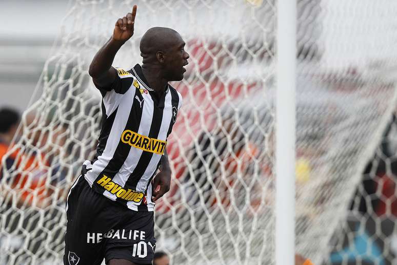 <p>Seedorf atualmente joga pelo Botafogo</p>
