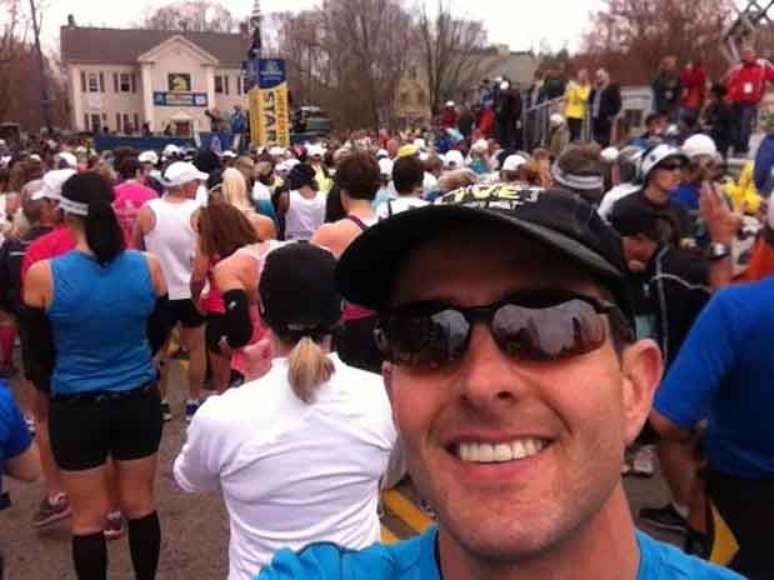 Joey McIntyre postou foto antes de participar da maratona de Boston