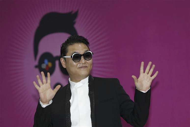 Cantor sul-coreano Psy posa durante coletiva de imprensa antes de show, em Seul. 13/04/2013