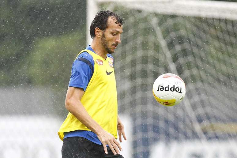 Edu Dracena diz que, com elenco que o Santos, tem a eliminação na Copa do Brasil é inadmissível