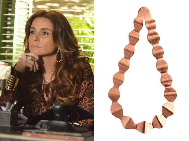 Brinco em forma de gota de ouro ros&eacute; de Paola Trindade, pe&ccedil;a que faz parte do vestu&aacute;rio da personagem Hel&ocirc;: RS 4.480