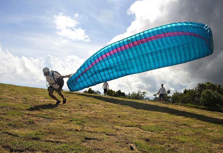 <p>A Pedra Grande é ponto para a decolagem de asa-delta e parapente</p>