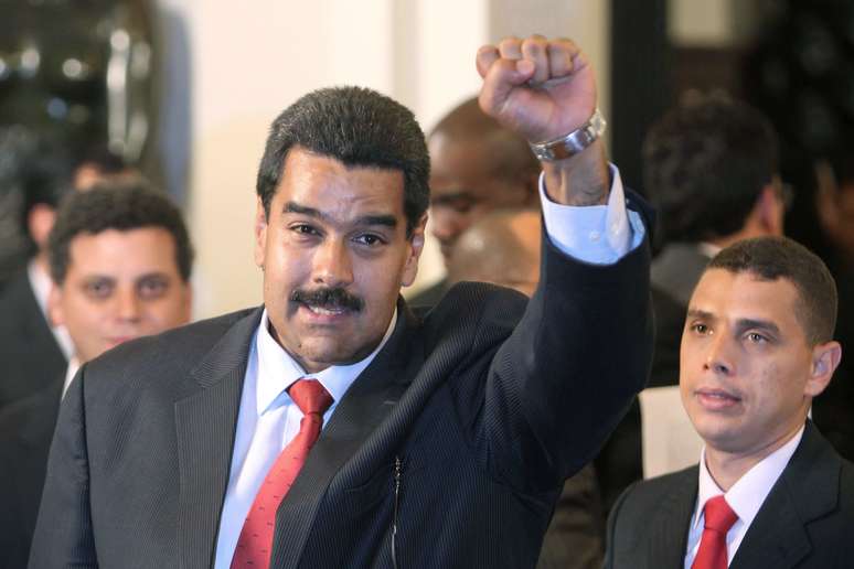 Maduro celebra decisão da Unasul de reconhecer o resultado da eleição venezuelana após reunião no Peru