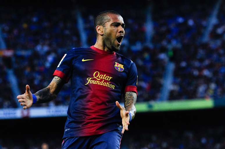 Daniel Alves teve boa atua&ccedil;&atilde;o na vit&oacute;ria do Barcelona
