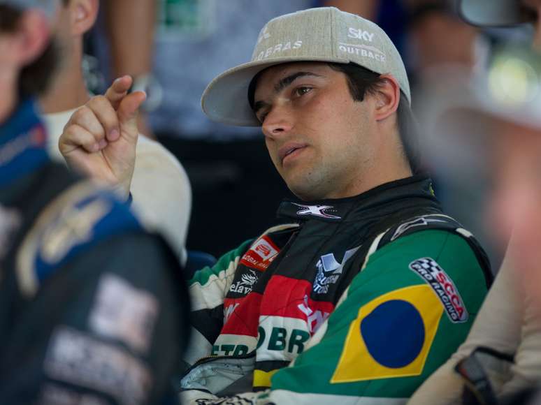 <p>Nelsinho viu Scott Speed, ex-piloto da Toro Rosso na F1, conquistar o título em Foz do Iguaçu</p>