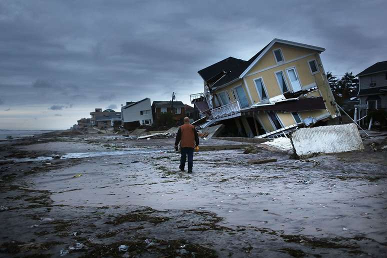 <p><strong>5º. Sandy</strong><br />Esse furacão, de 2012, foi um dos maiores a atingir os Estados Unidos em toda a história, com 1,5 mil quilômetros de diâmetro</p>