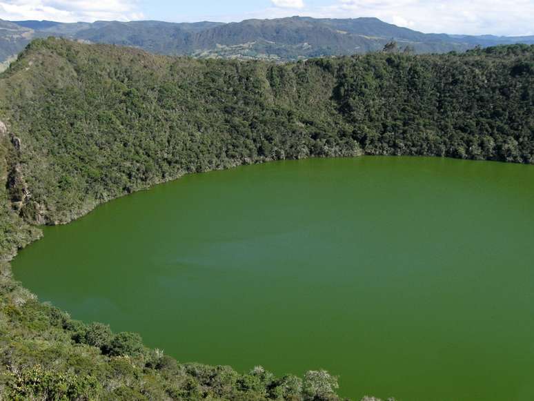 Reza a lenda que o lago Guatavita, nas proximidades de Bogotá, esconde um tesouro no fundo