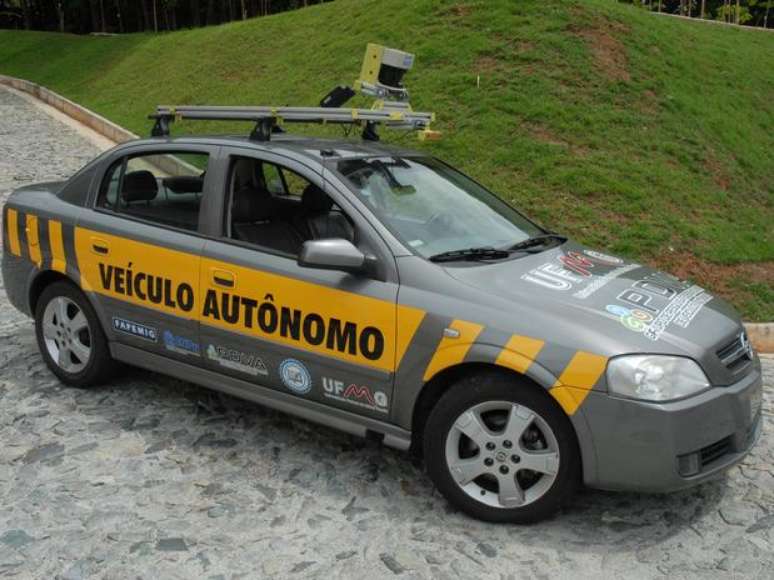 A Universidade Federal de Minas Gerais realiza pesquisas com tecnologias para veículos autônomos desde 2007